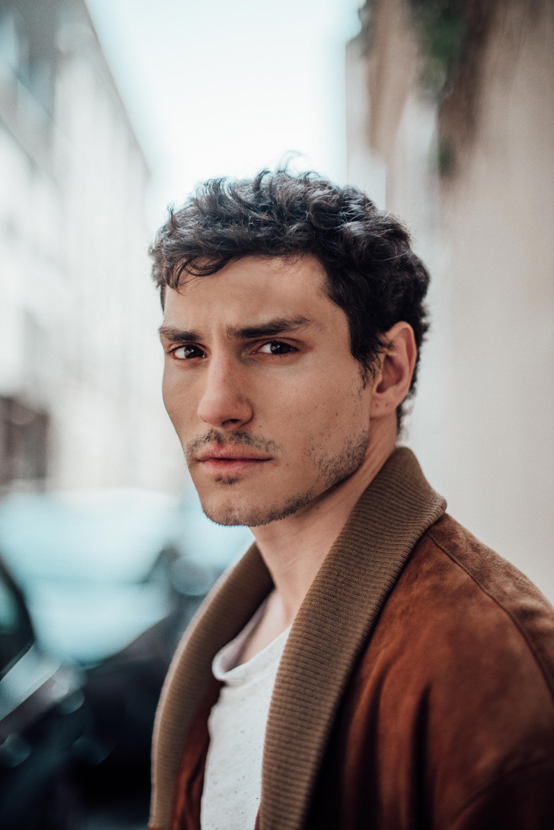 actor Nicola Perot large photo