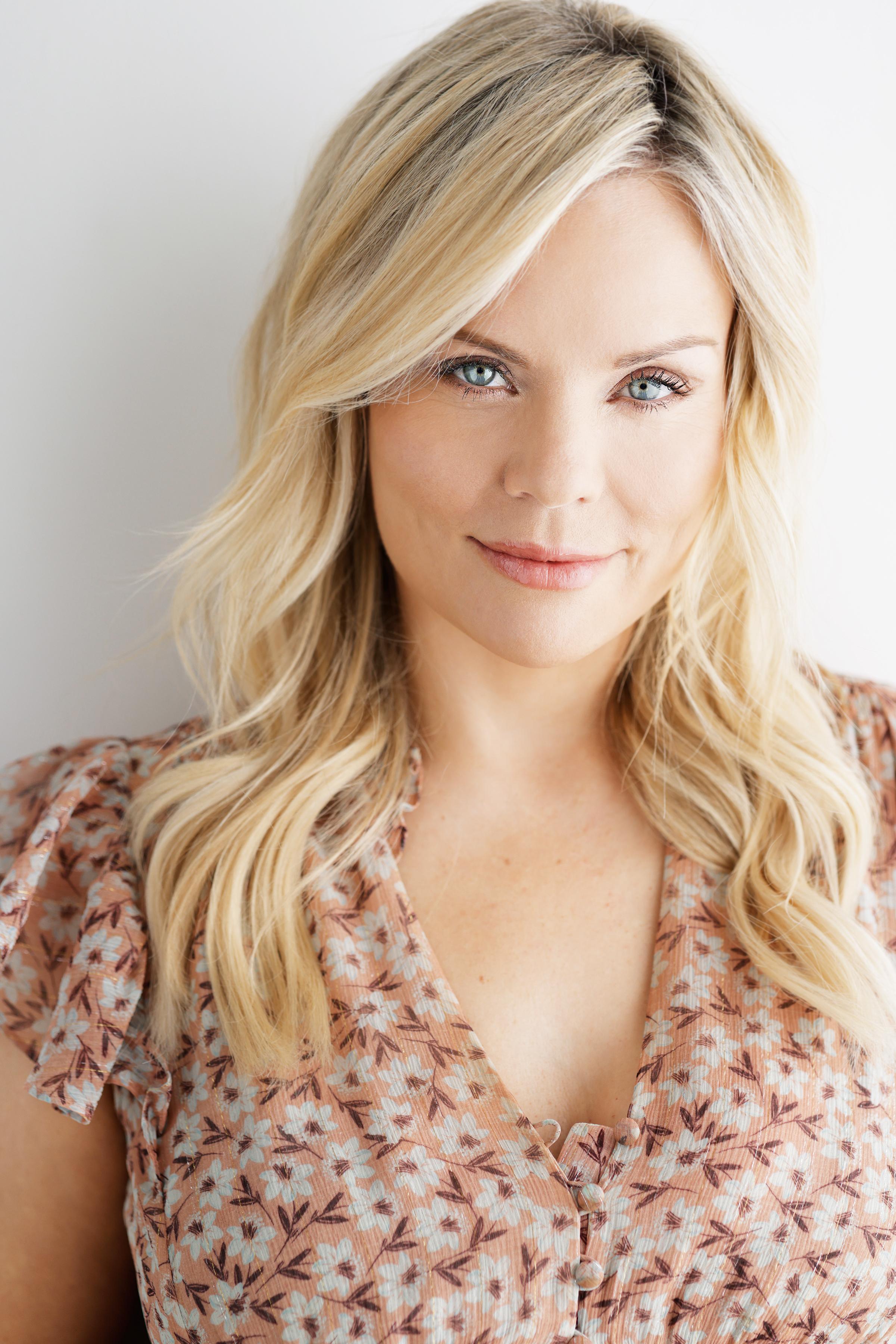 actor Julianne Arrieta large photo