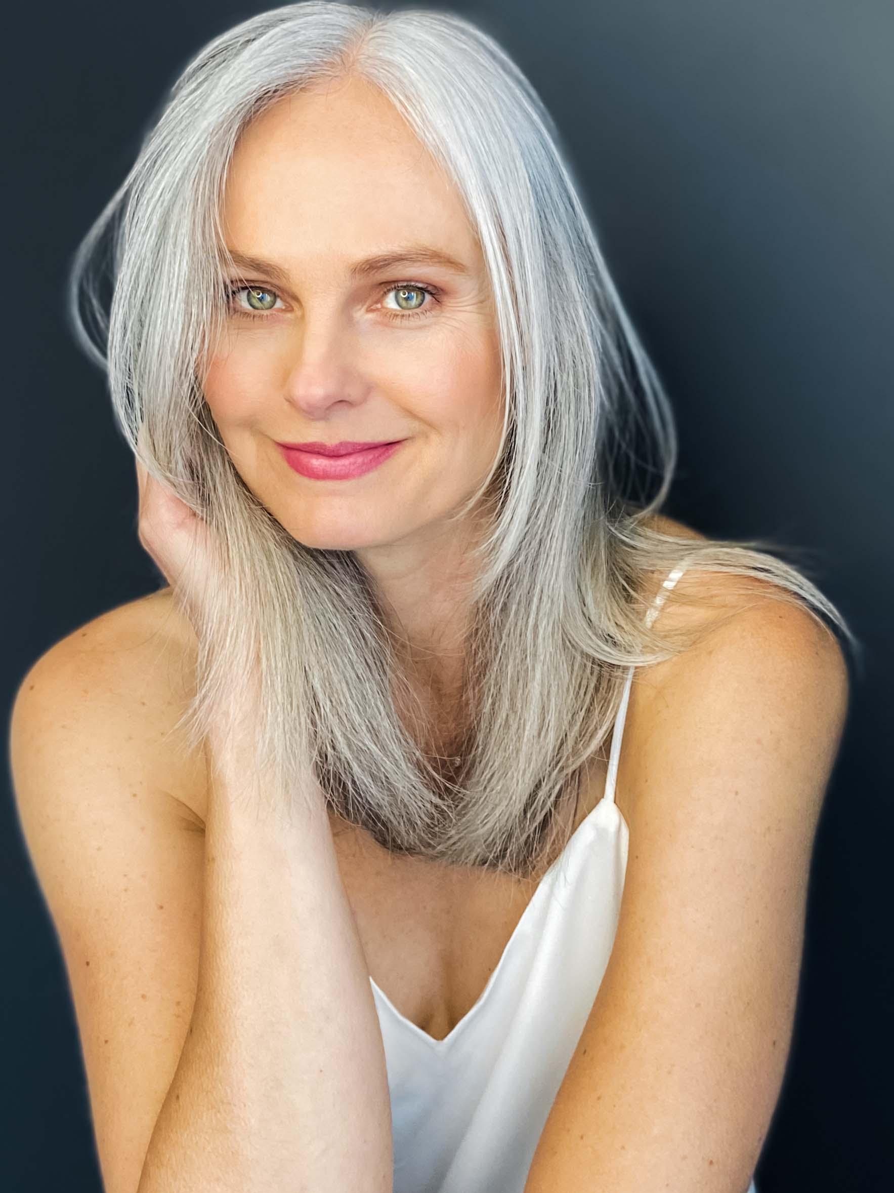 actor Annie Little large photo