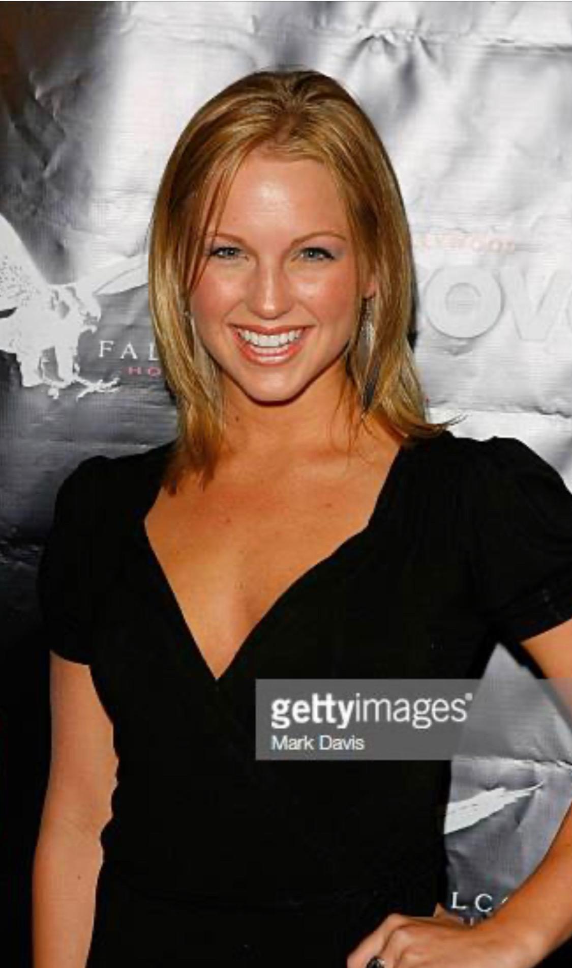 actor Ellie Gerber large photo