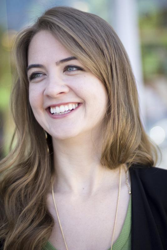 actor Melissa Bayer large photo