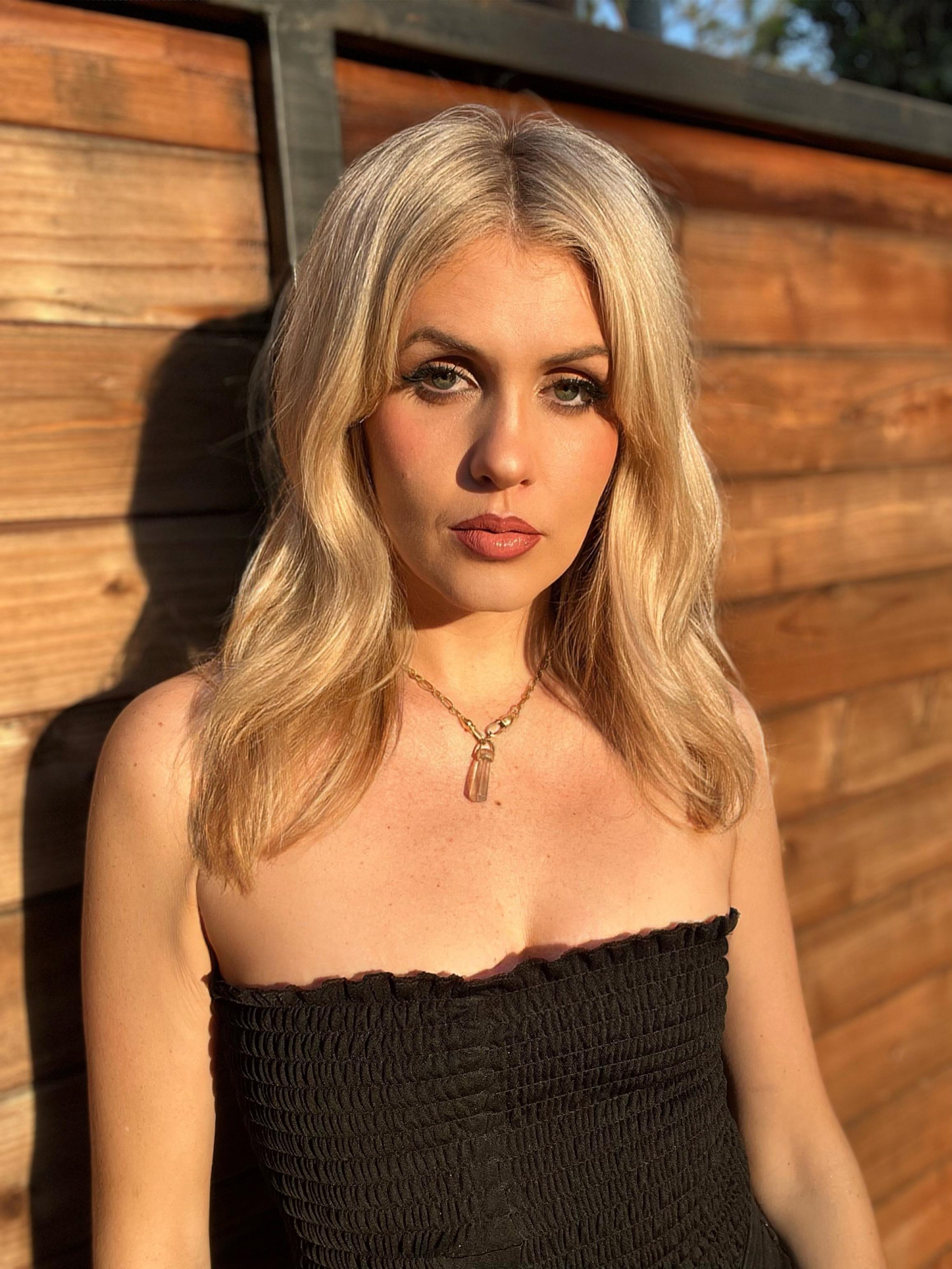 actor Farah Shea large photo