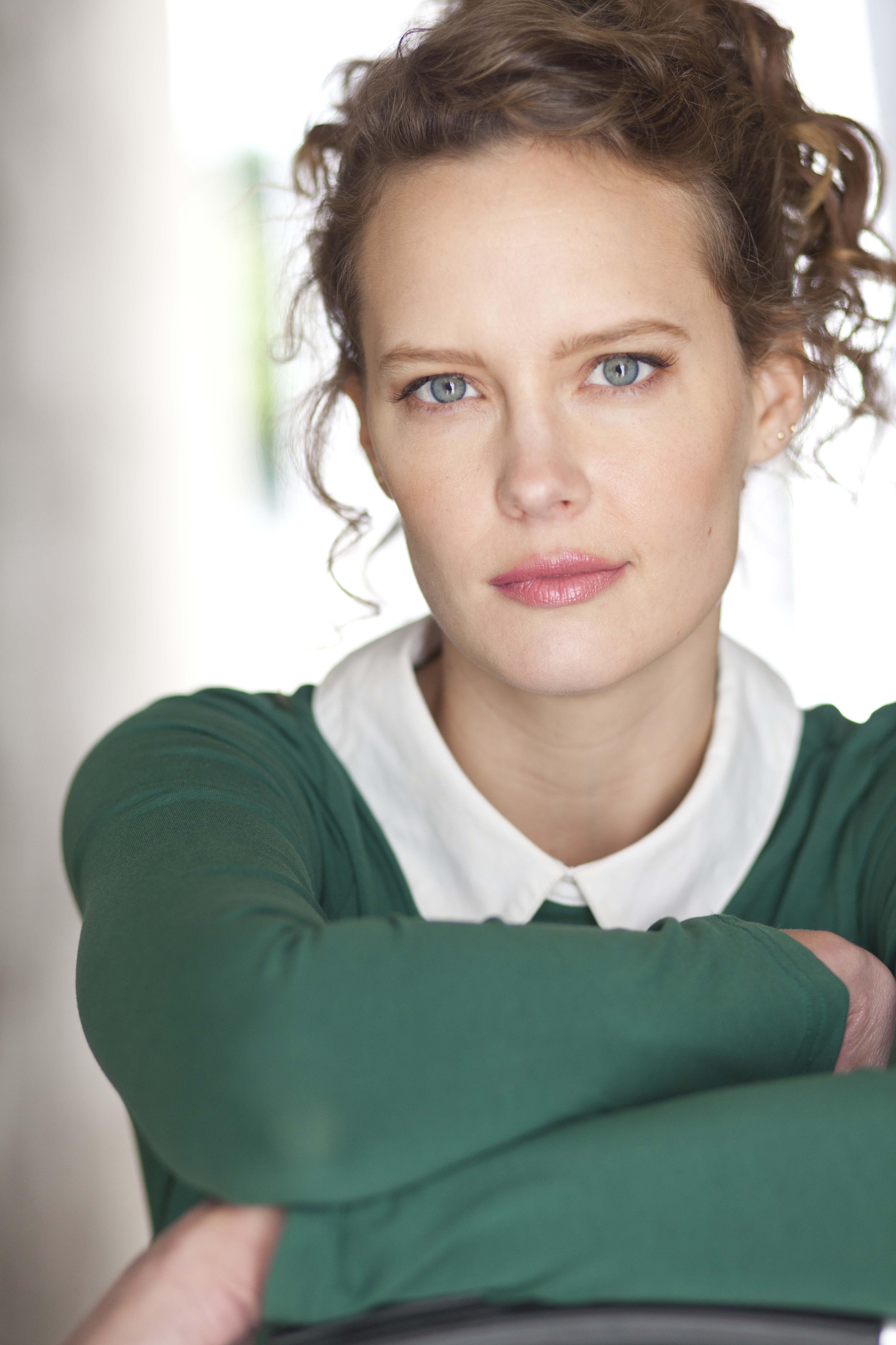 actor Summer Mastain large photo