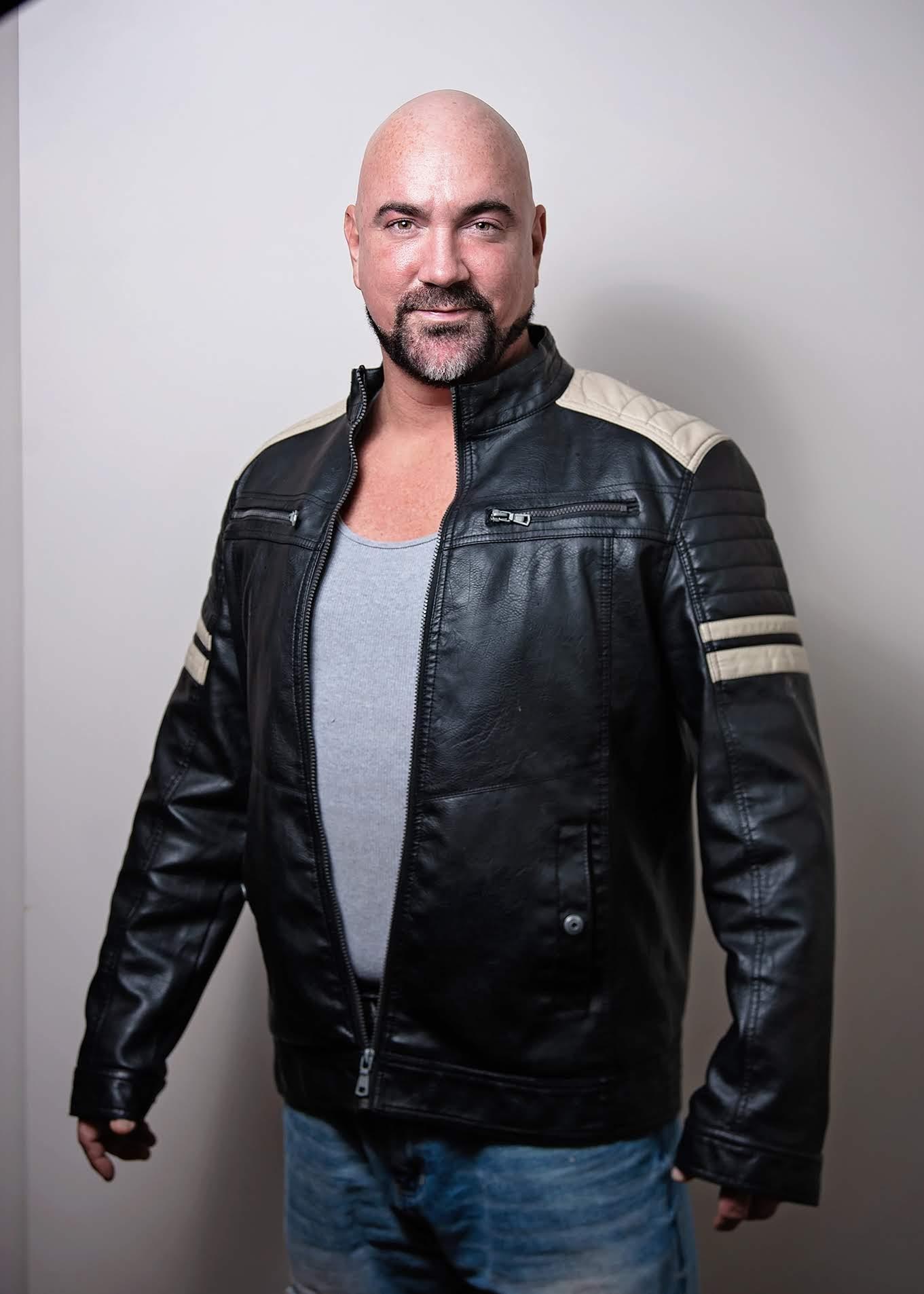 actor Michael Compton large photo