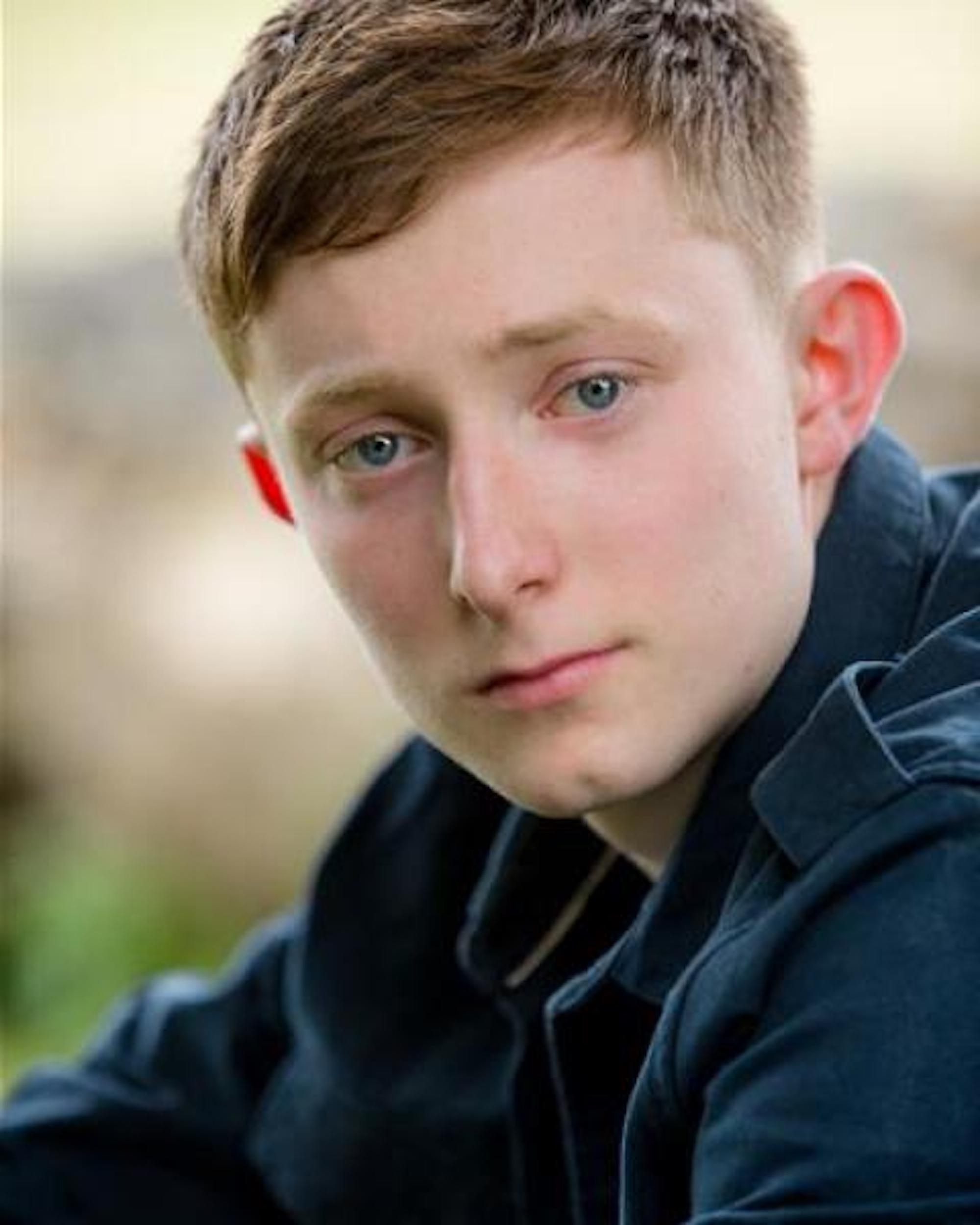 actor Shaun Aylward large photo