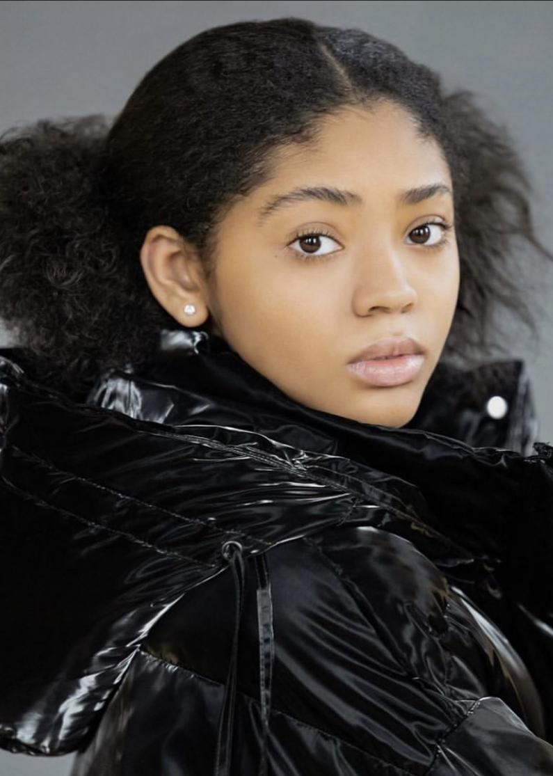 actor Blaire Brown large photo