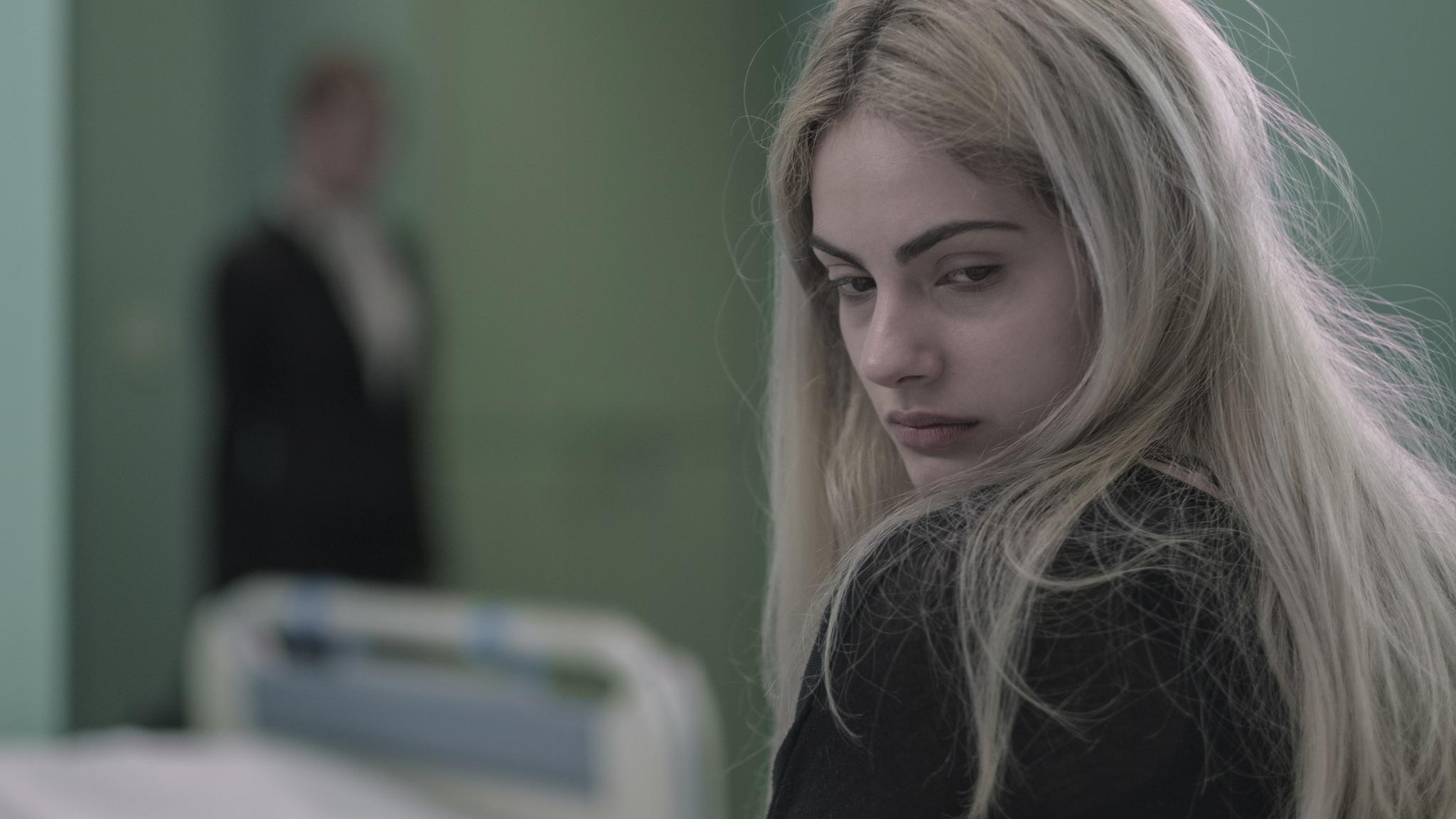 actor Tara Thaller large photo