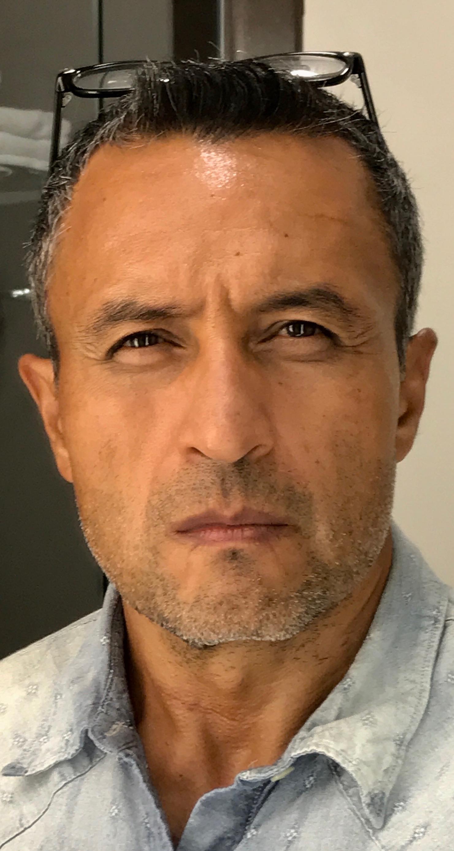 actor Luis R. Espinoza large photo