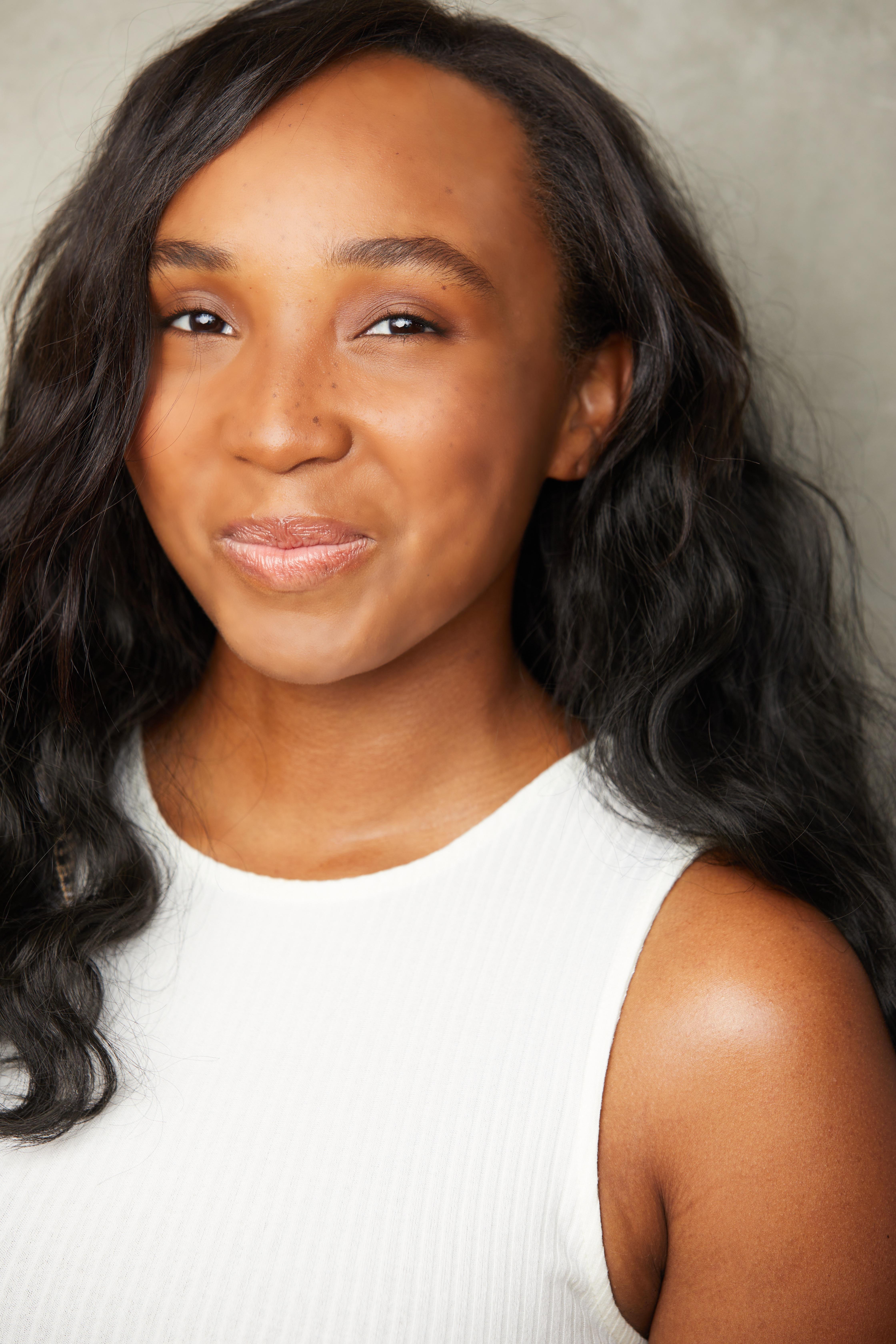 actor Sydnee Grant large photo