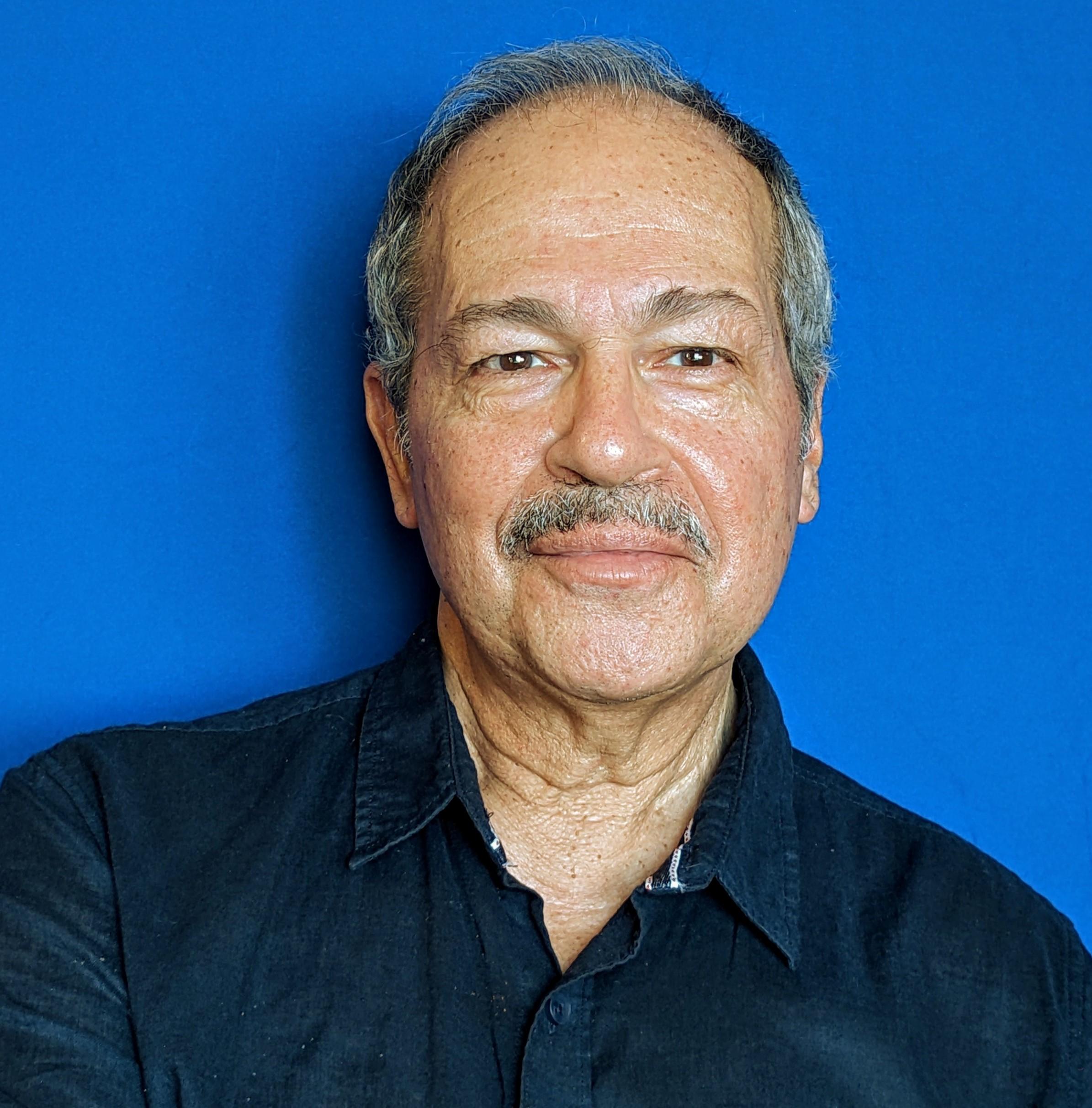 actor Gilbert Cruz large photo