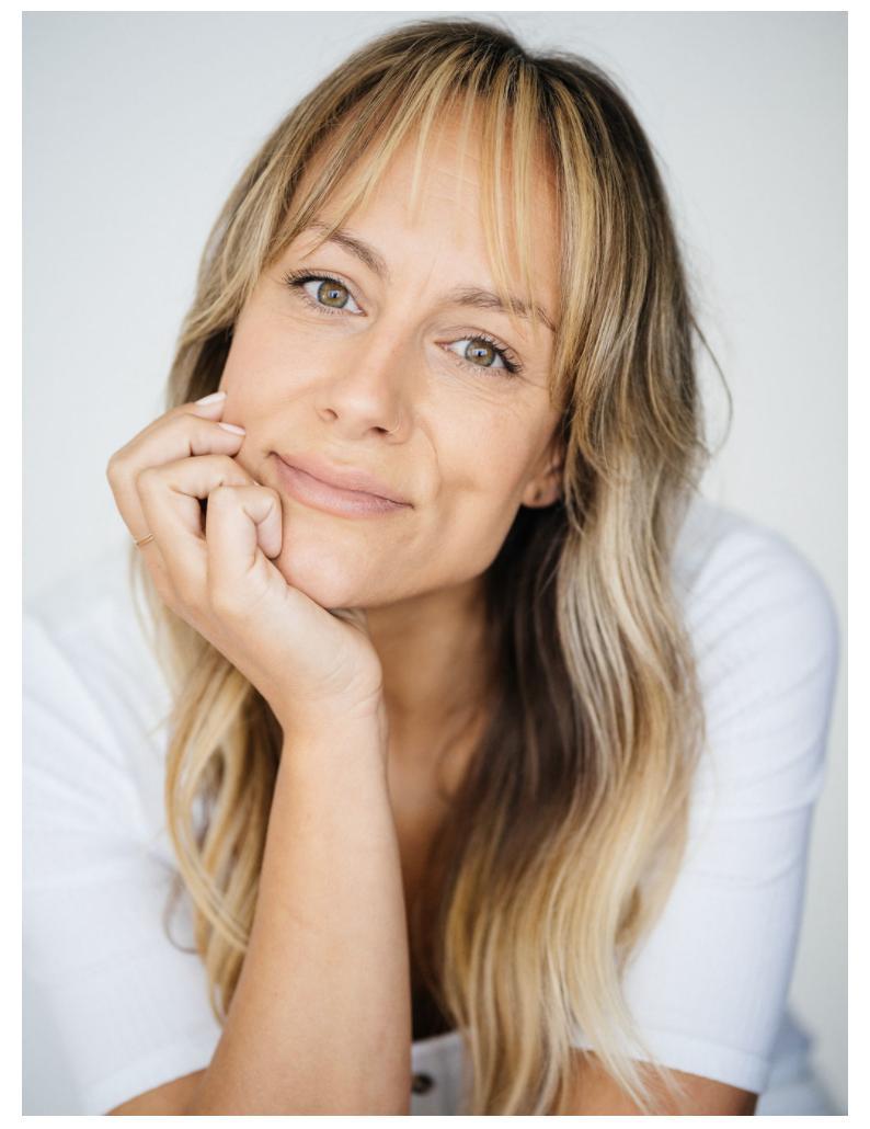 actor Ash Lendzion large photo