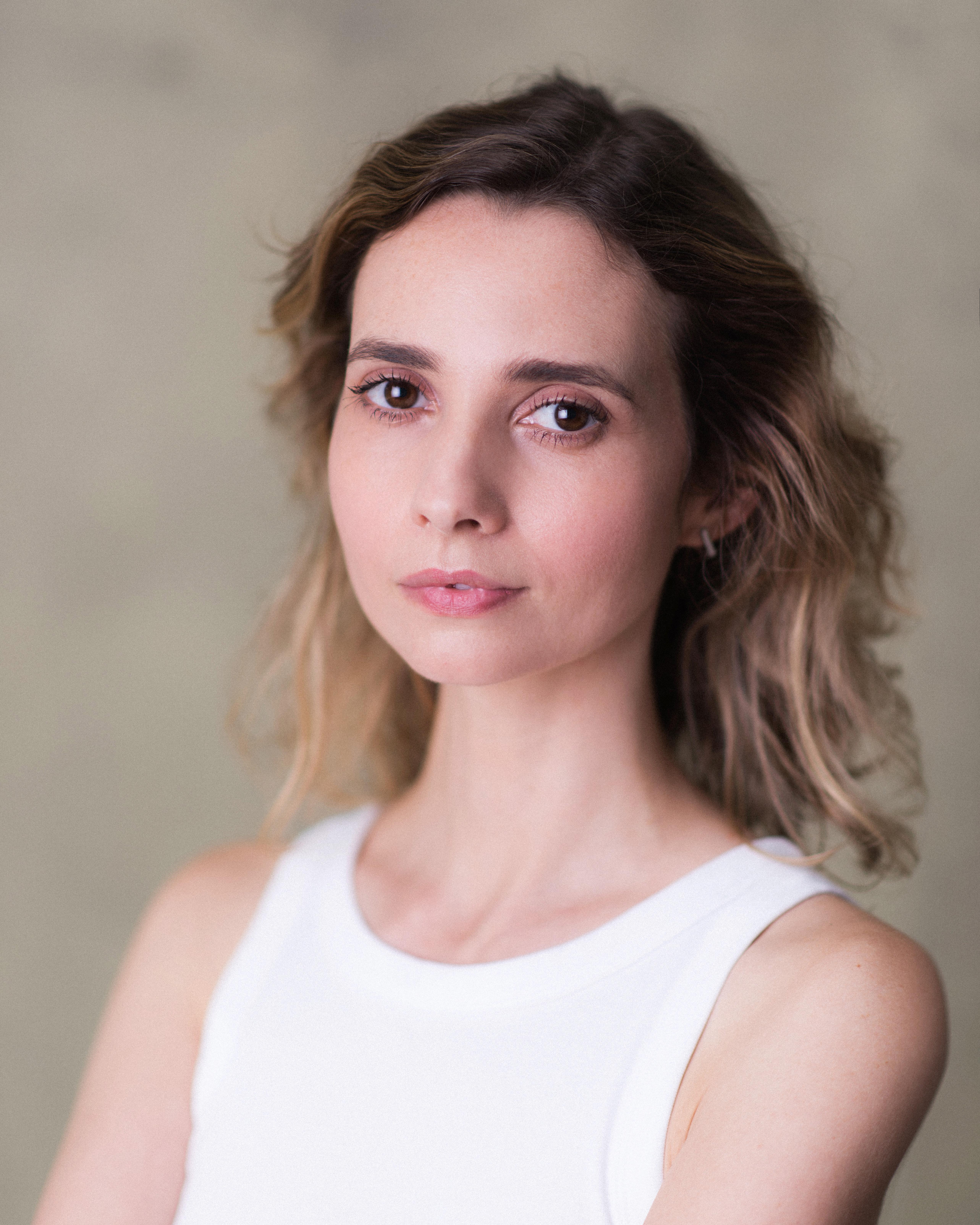 actor Sarah Beck Mather large photo