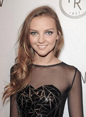 actor Heather Marks large photo