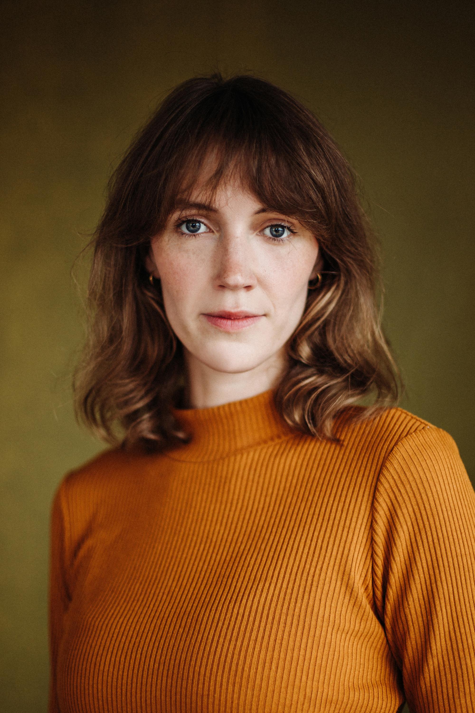 actor Hannah Spear large photo