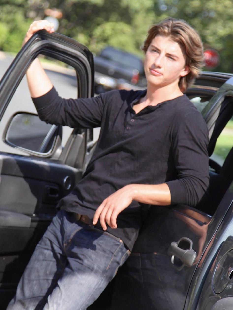 actor Wes Newman large photo