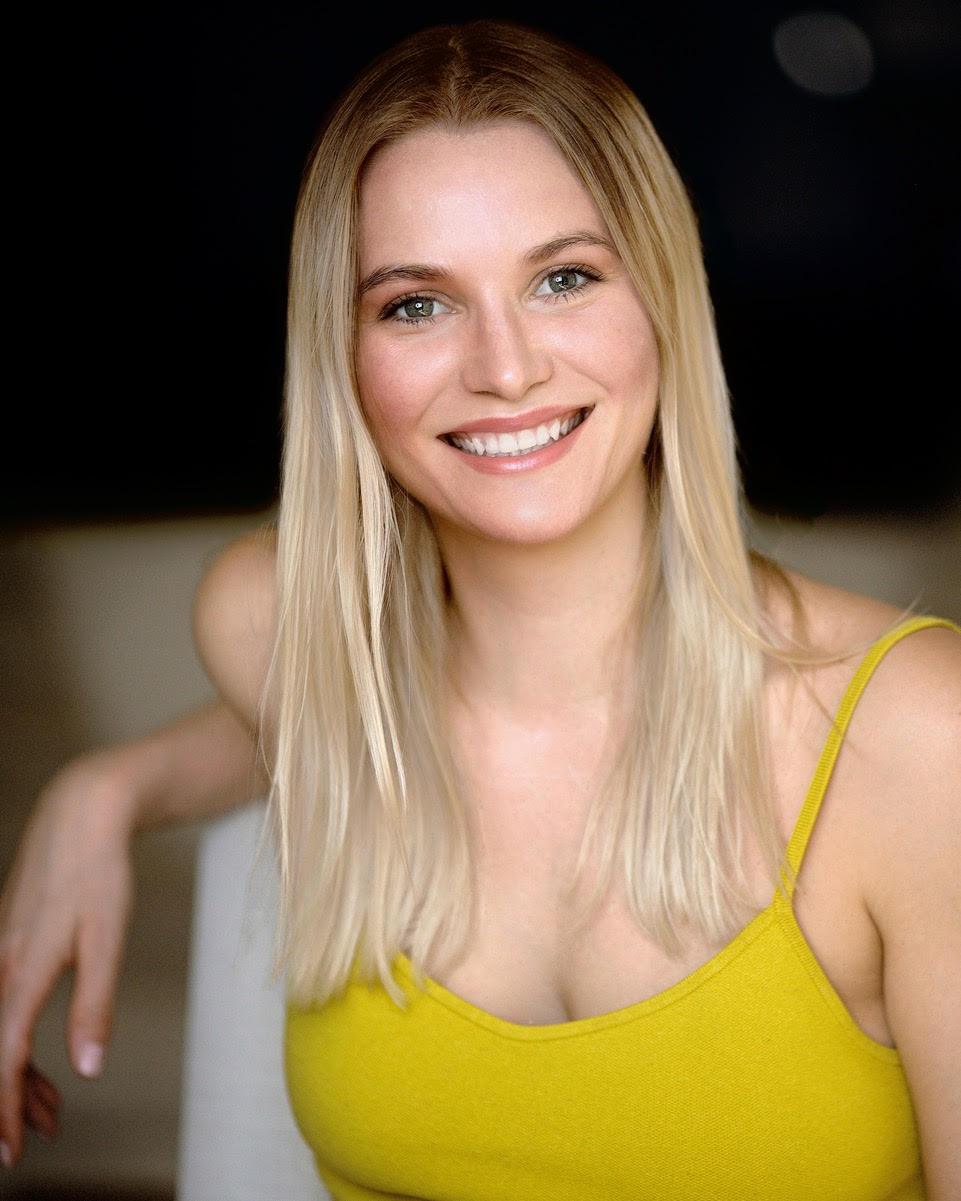 actor Rachel Hale large photo