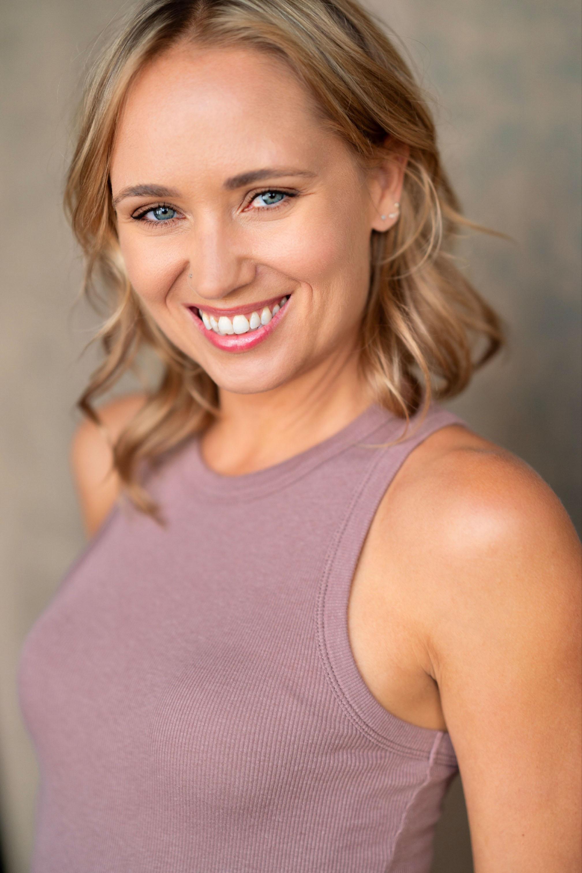 actor Annette Gromala large photo