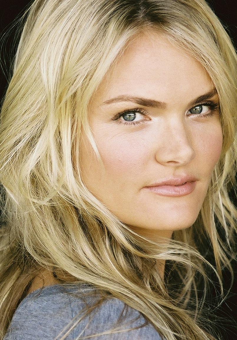 actor Courtney Parks large photo