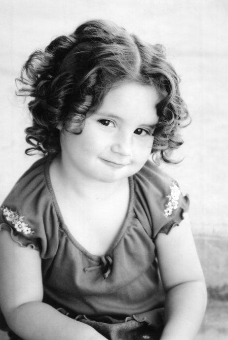 actor Ashlyn Yates large photo