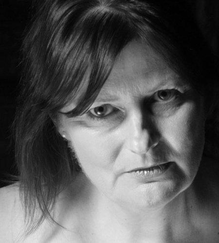 actor Annie Vanders large photo