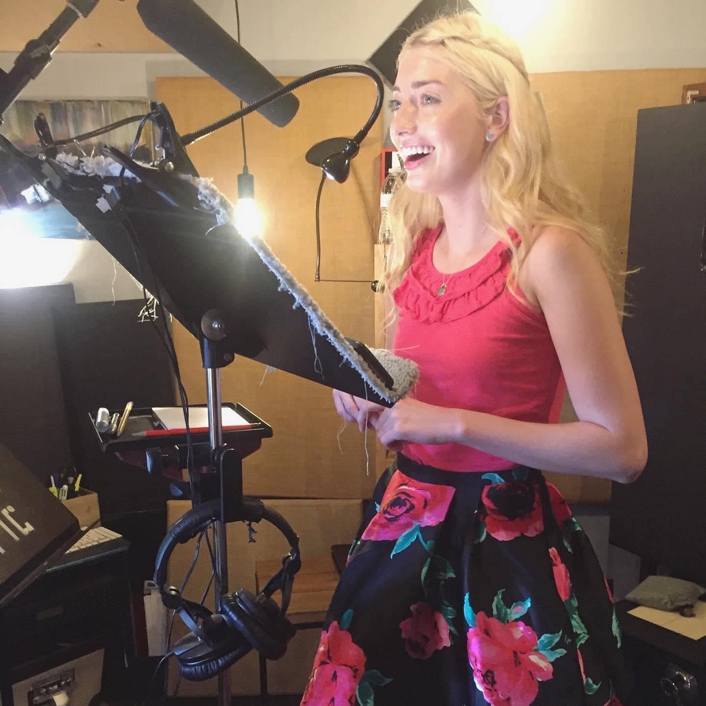 actor Savannah Ruth Newton large photo