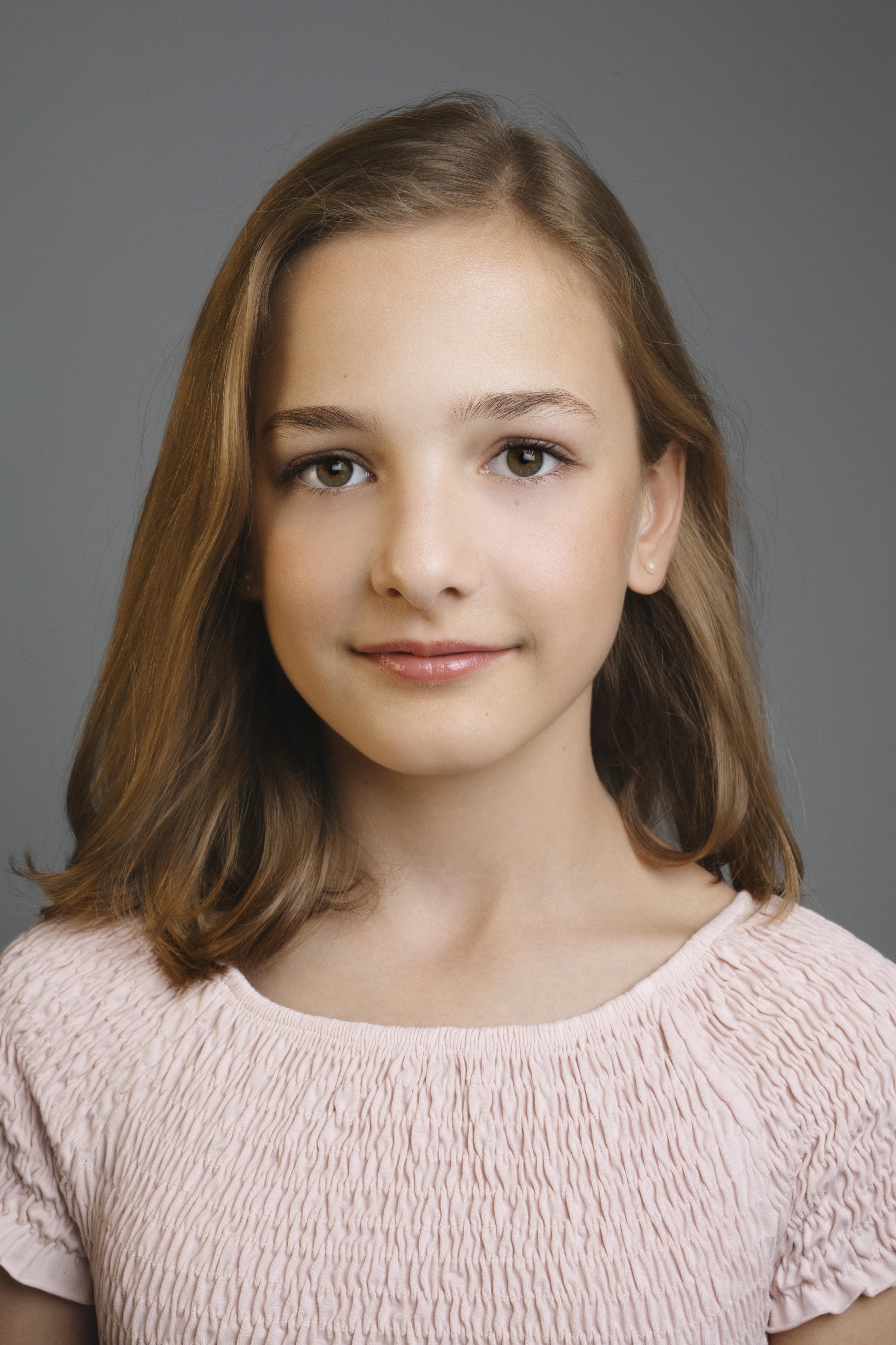 actor Lindsey Blanchard large photo