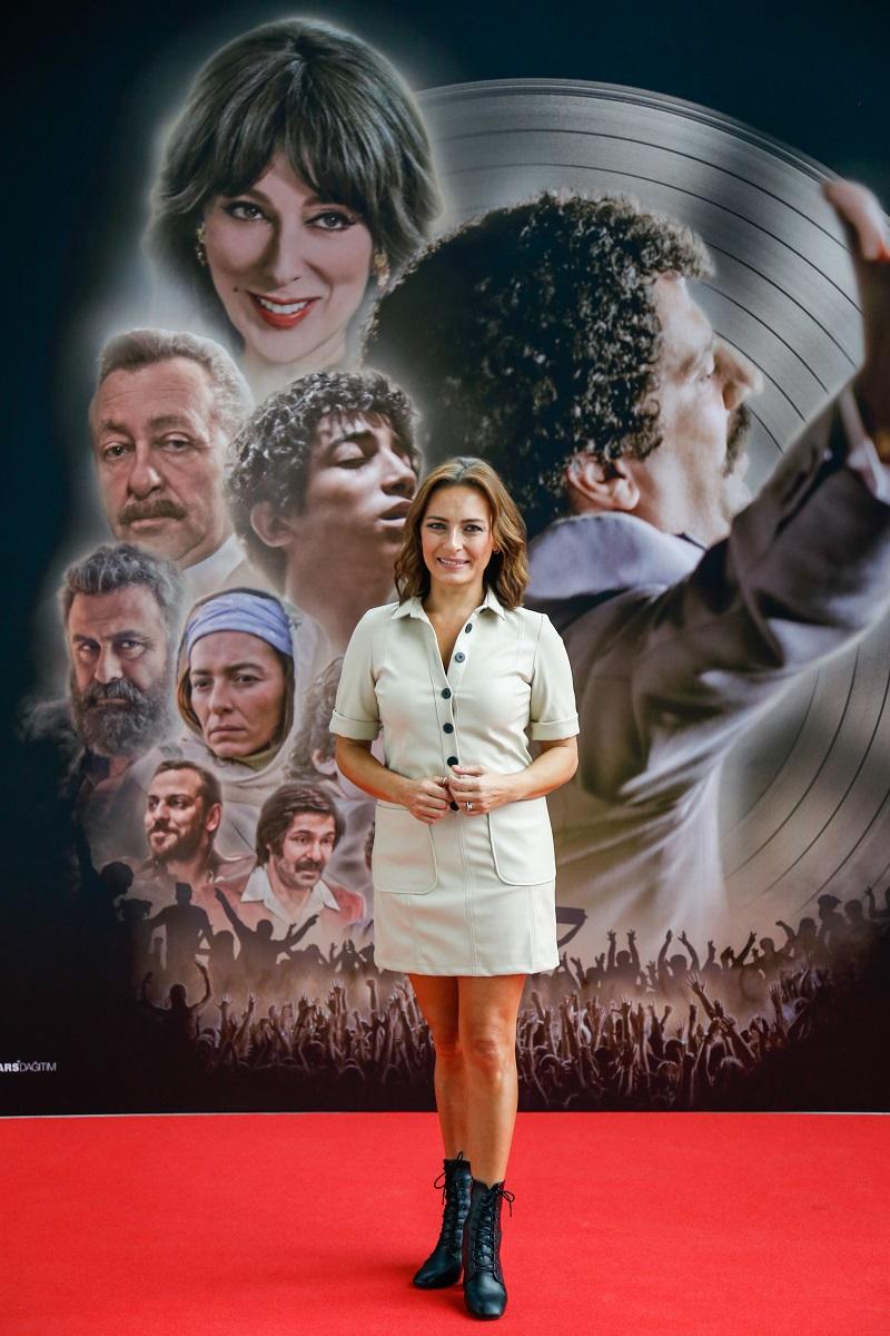 actor Ayça Bingöl large photo