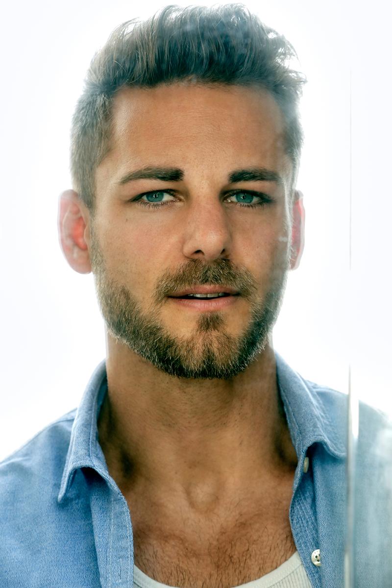 actor Ari Boyland large photo