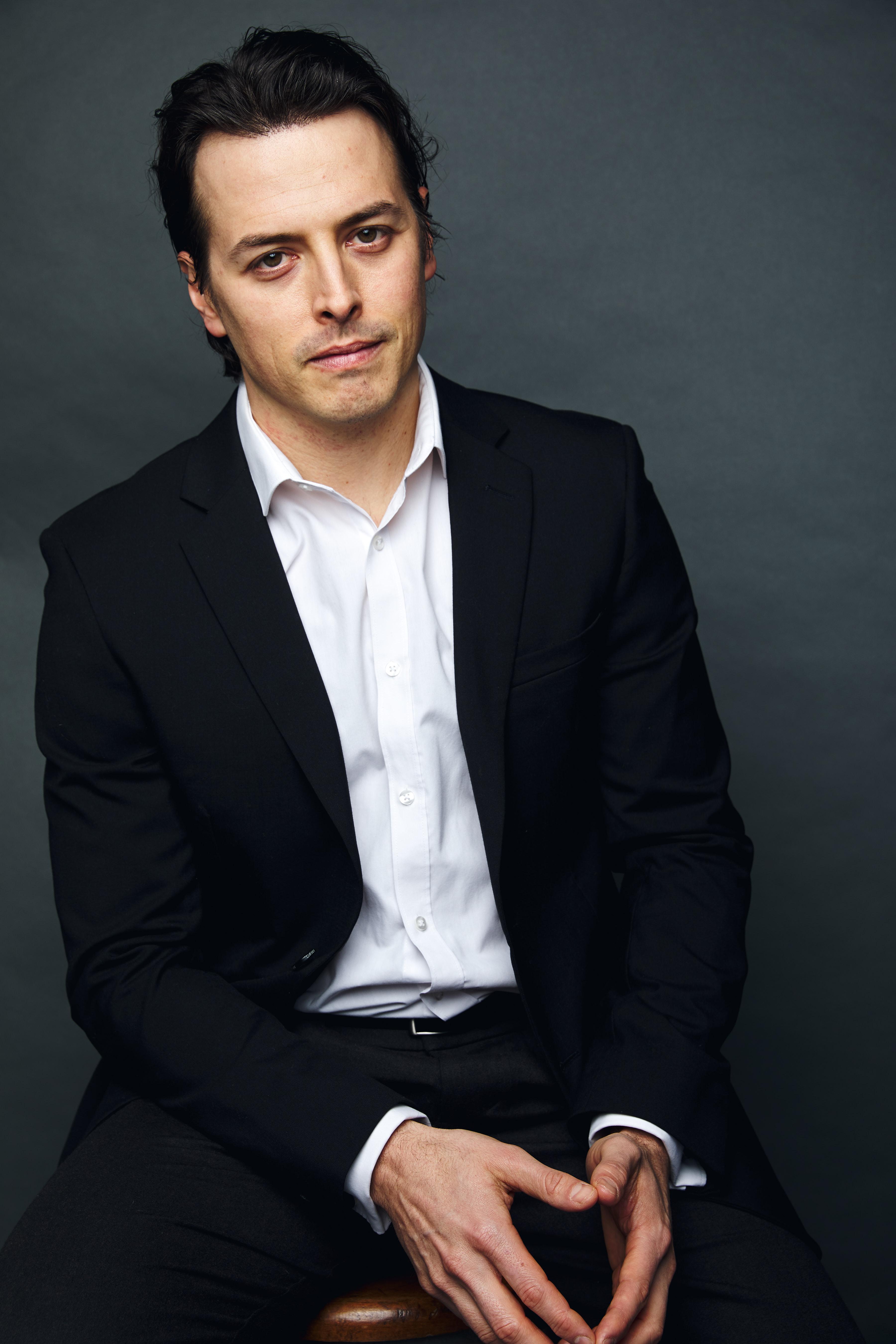 actor Mike Cannon large photo