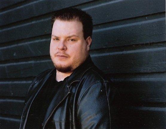 actor Derek Gilroy large photo