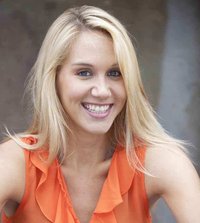 actor Emily Mathason large photo