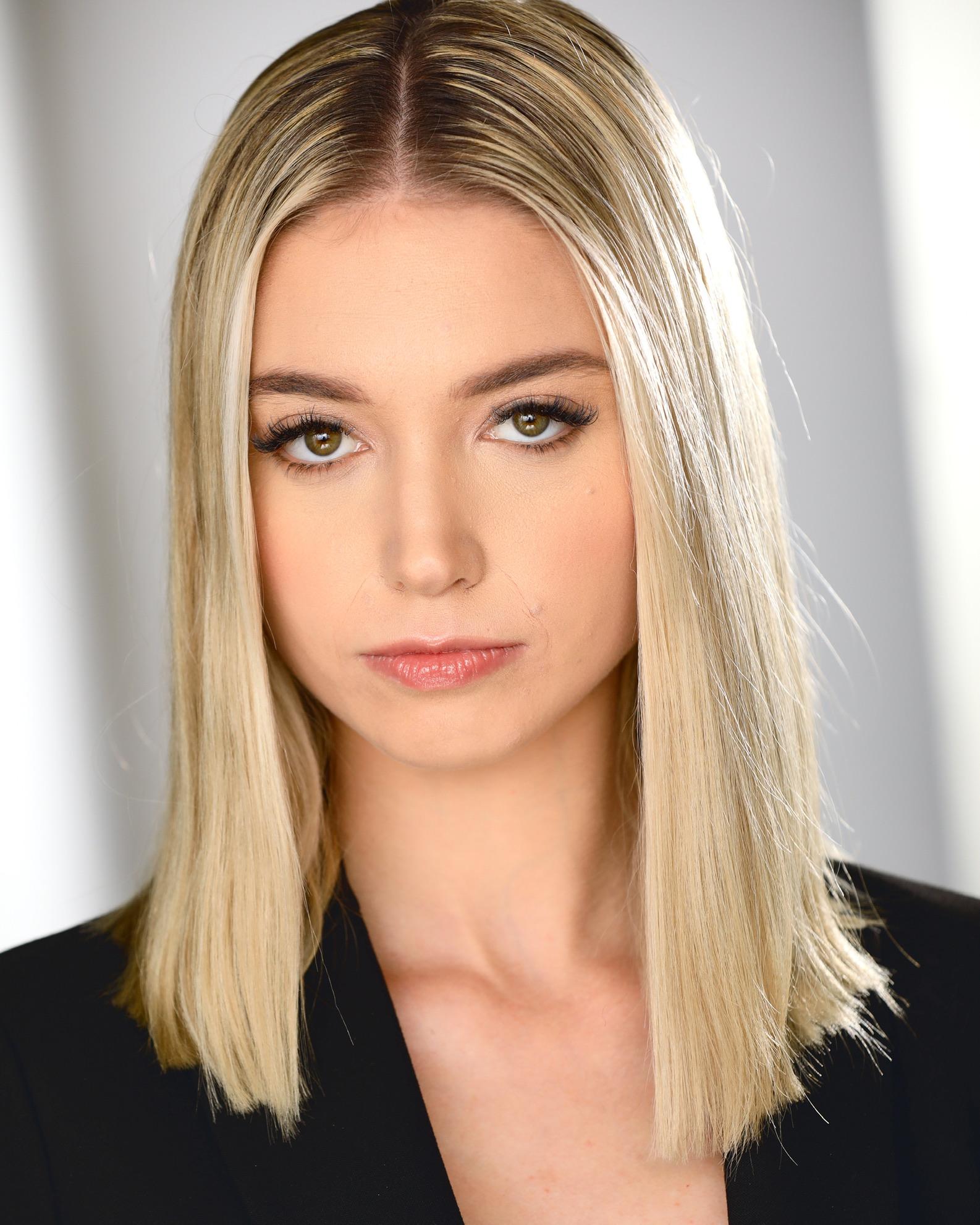 actor DeLaney Harter large photo