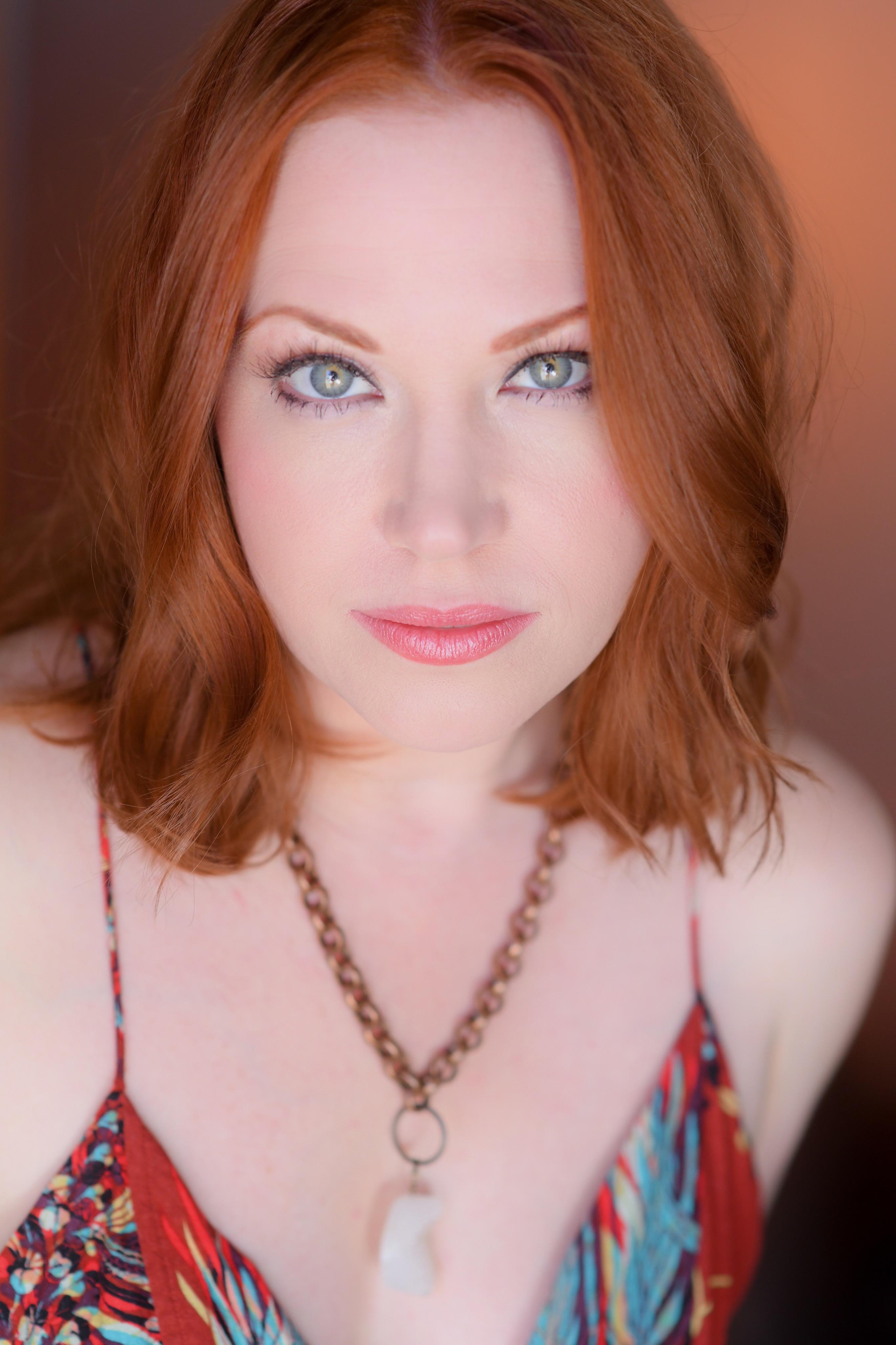 actor Adrienne Frantz large photo