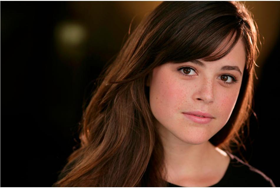 actor Simone Grossman large photo