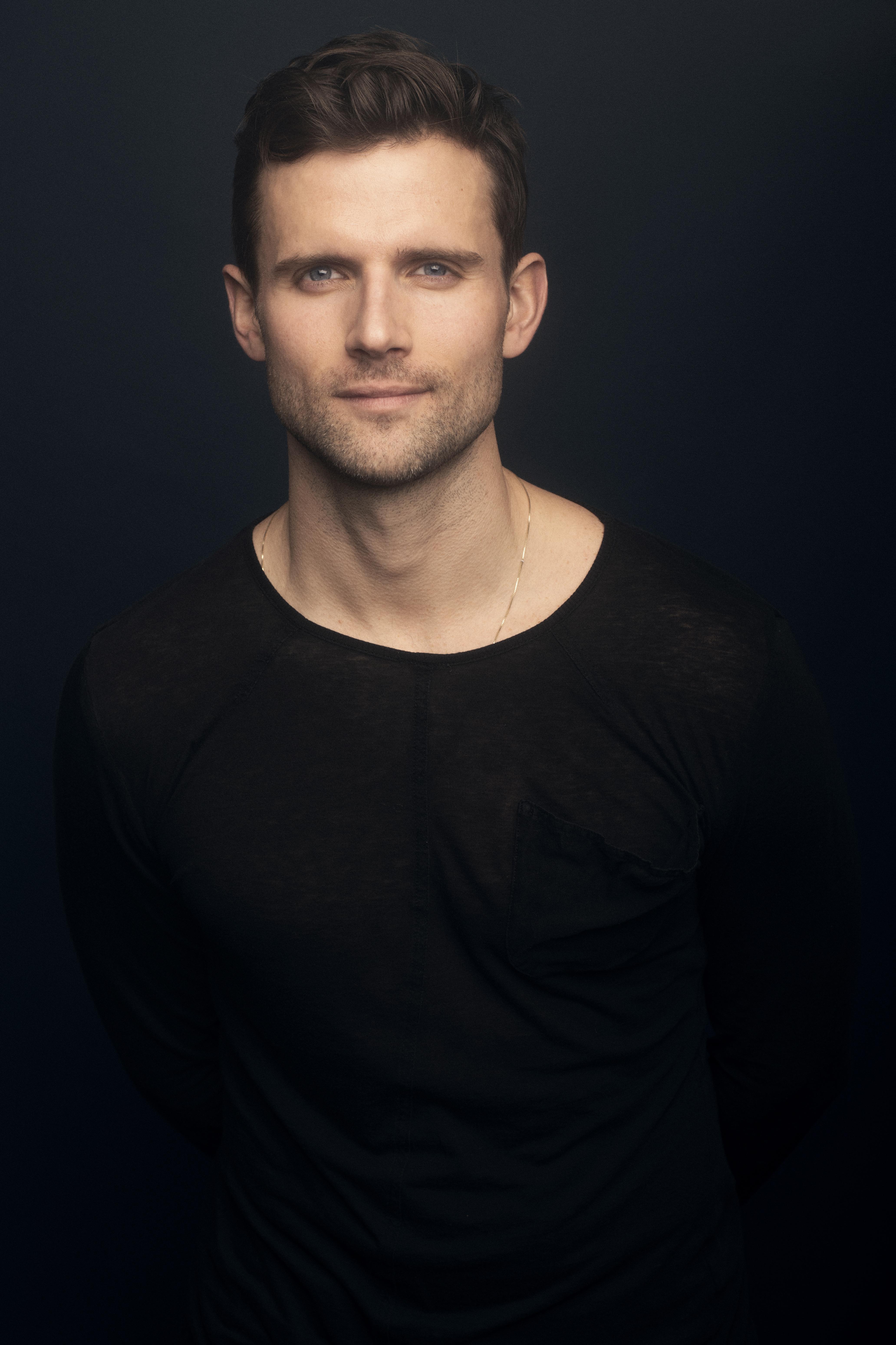actor Kyle Dean Massey large photo