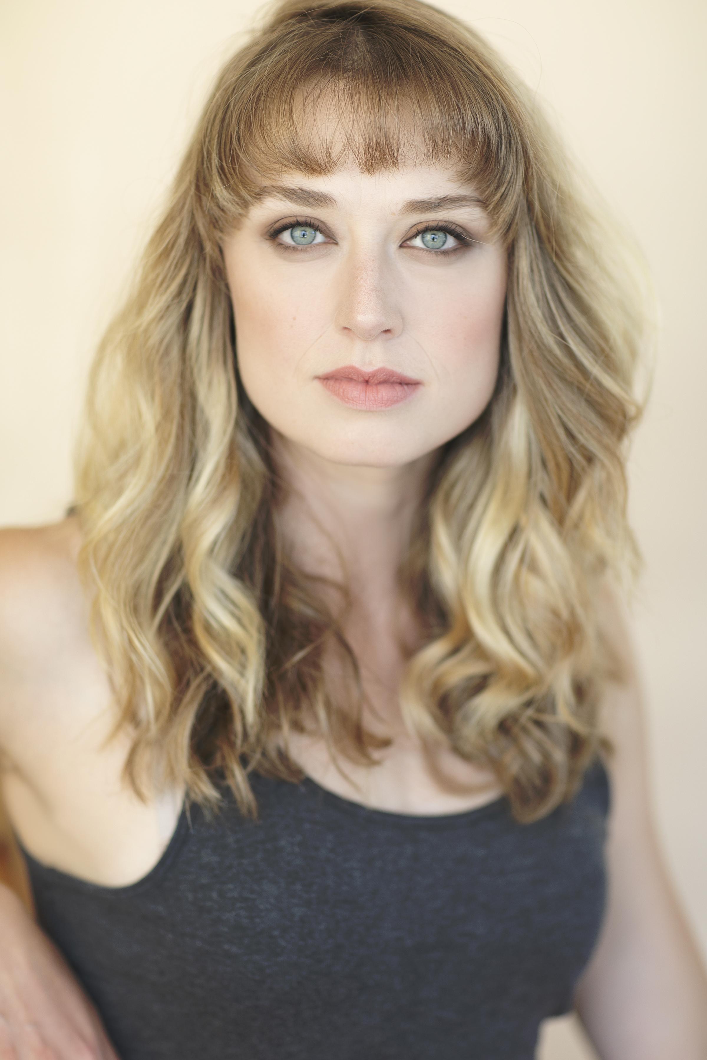 actor Tess Degenstein large photo