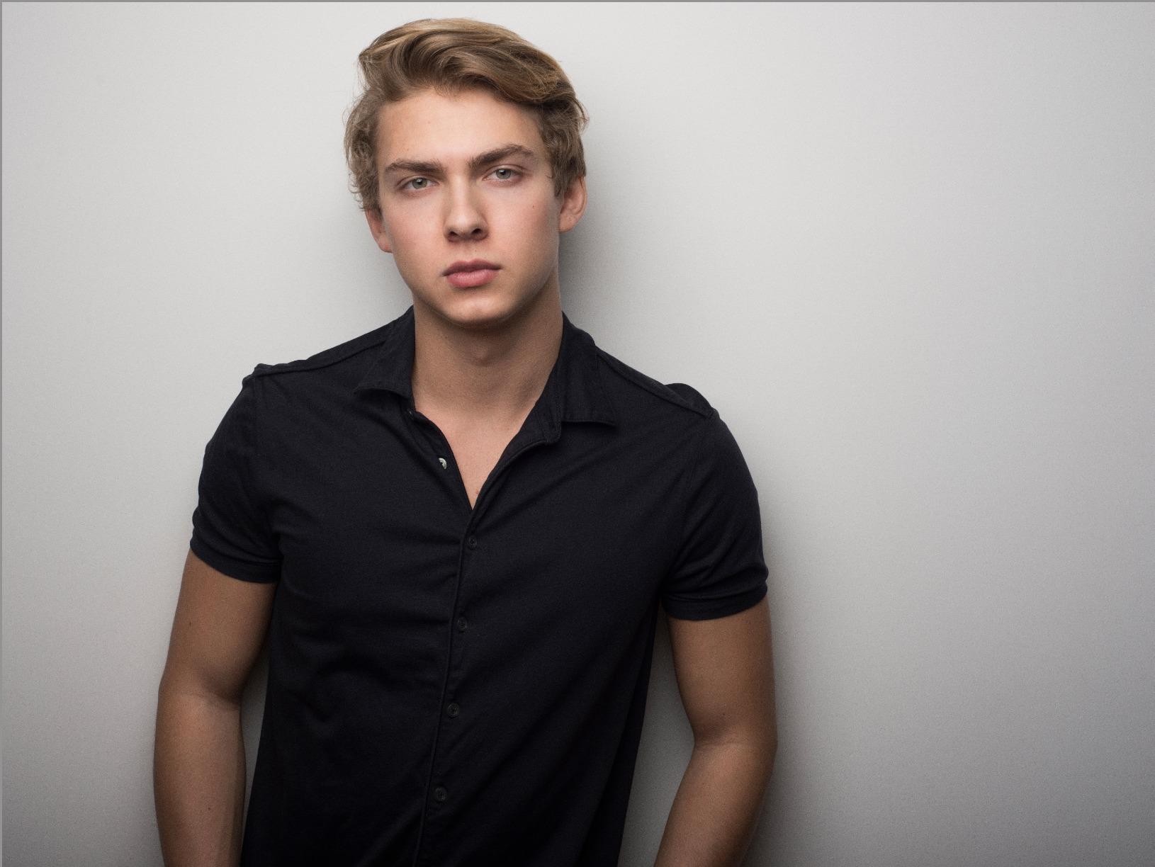 actor David Levi large photo