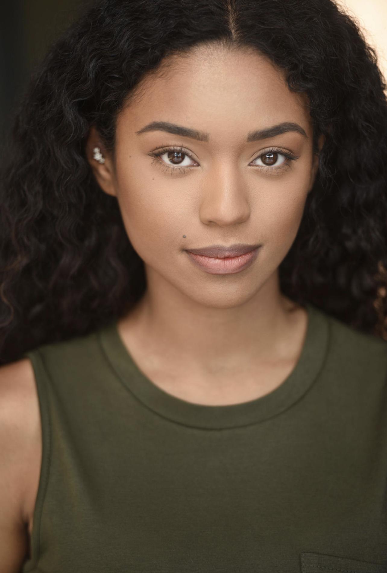 actor Tiara Sparrow large photo