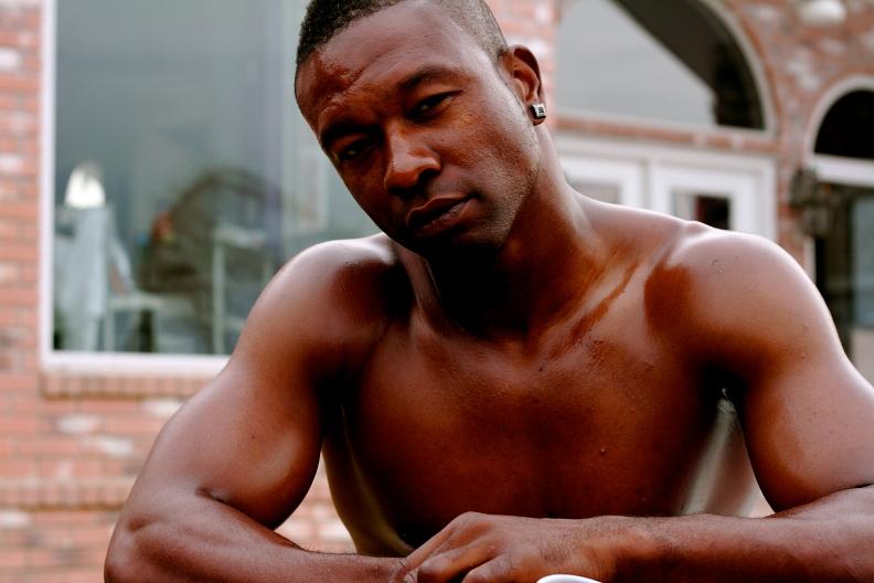 actor Raion Hill large photo