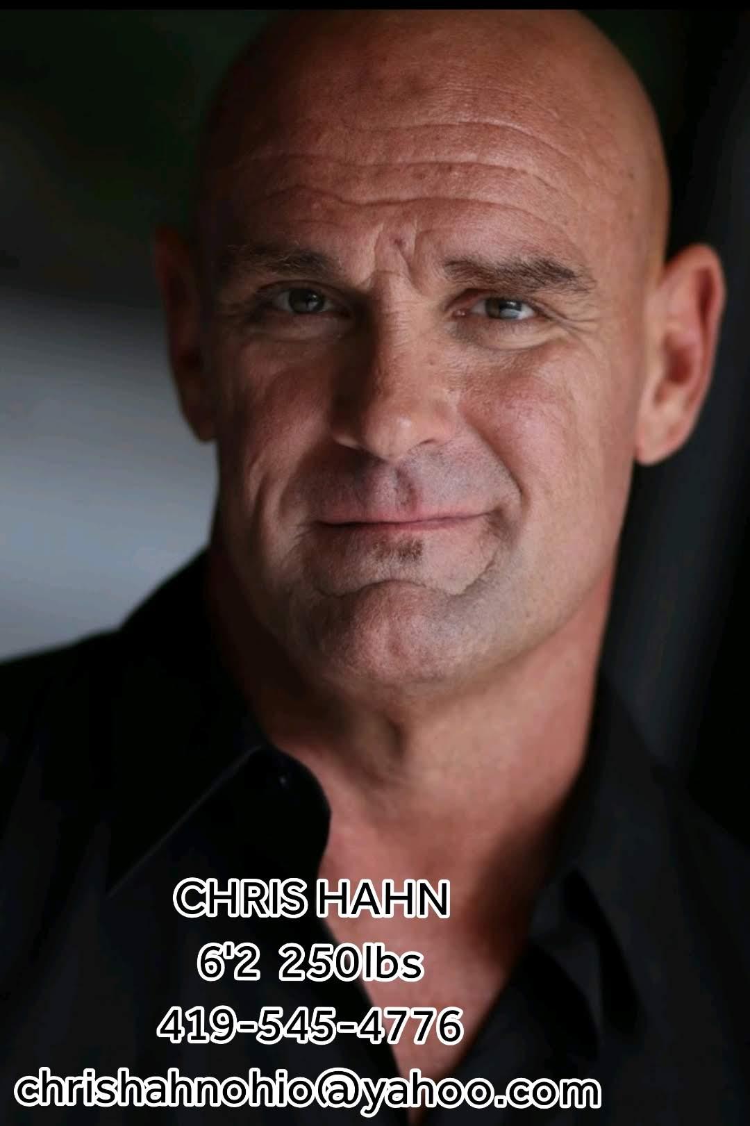 actor Chris Hahn large photo