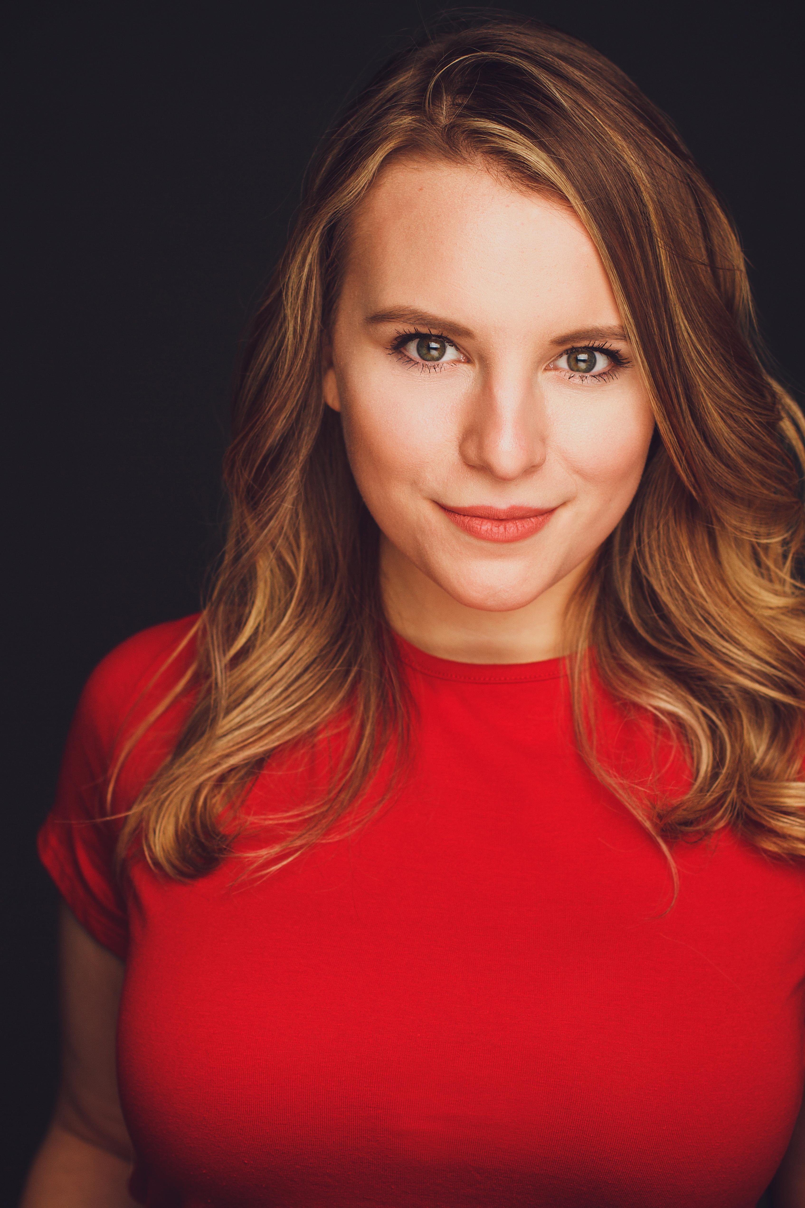 actor Nichole Naccash large photo