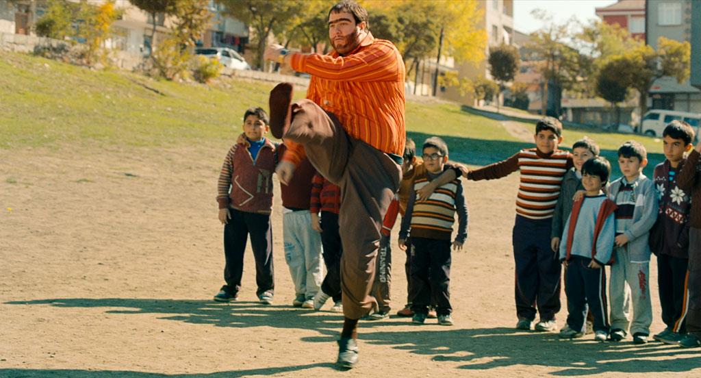 actor Sahan Gökbakar large photo