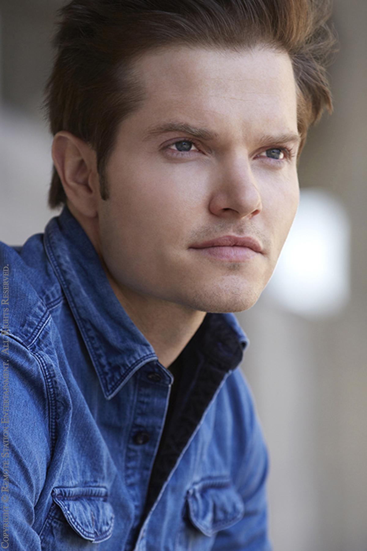 actor Matthew Gilliam large photo