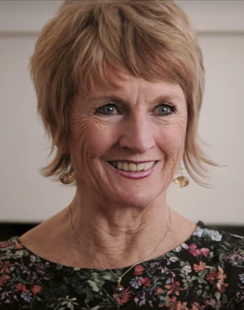 actor Trisha MacDonald large photo