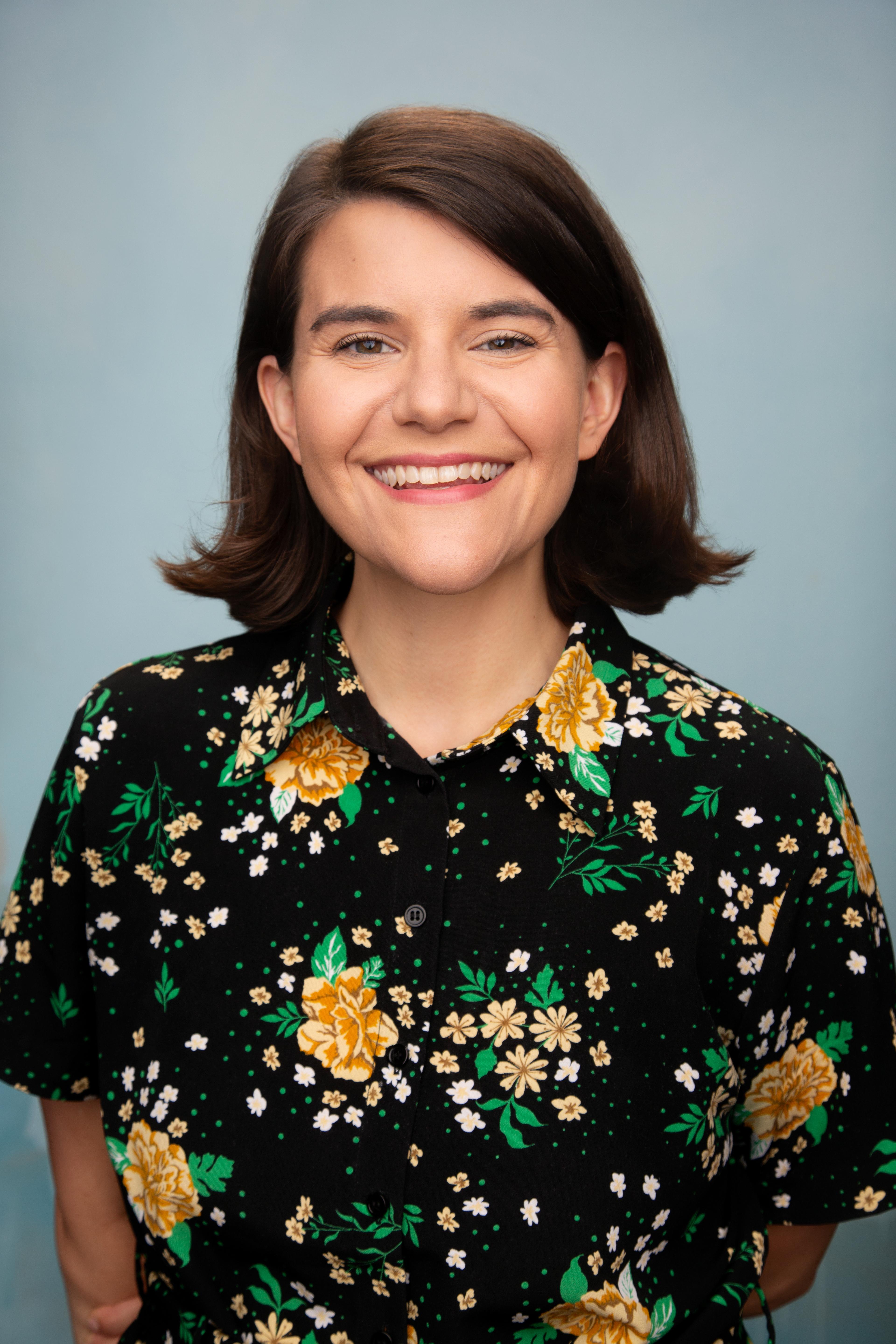 actor Sarah Grace Welbourn large photo