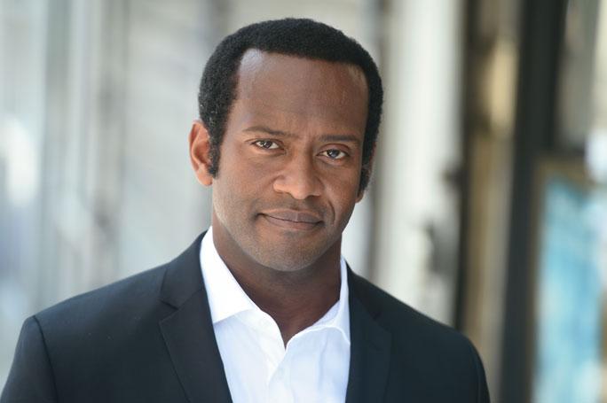 actor Modesto Lacen large photo