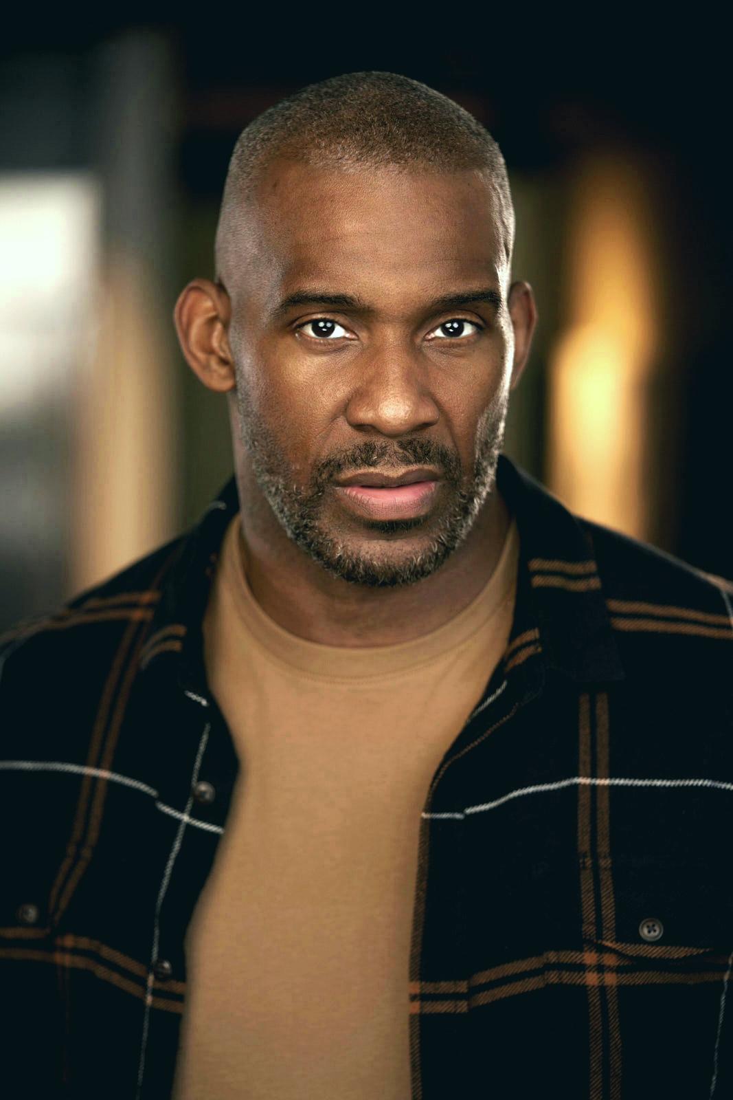 actor Isaac Stephen Montgomery large photo