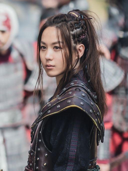 actor Hee-jung Kim large photo