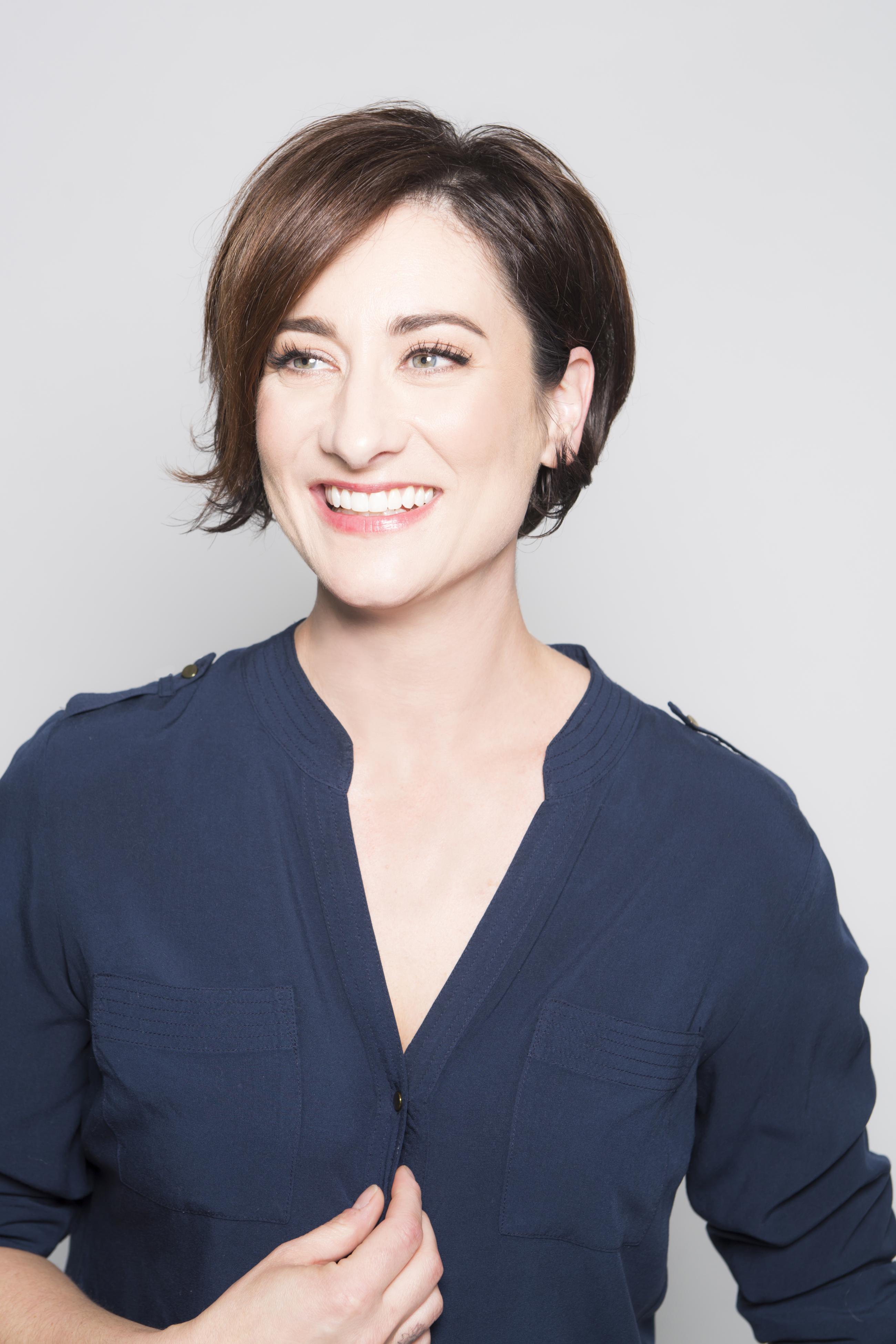 actor Leonora Pitts large photo