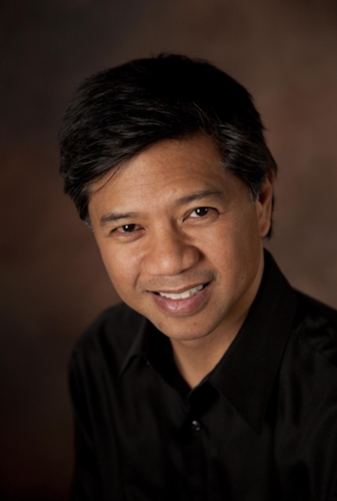 actor Ern Gerardo large photo